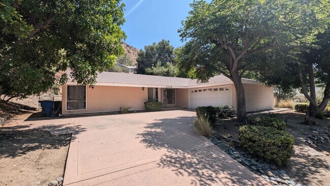 Primary Photo - Single Level home near UCR available for Rent