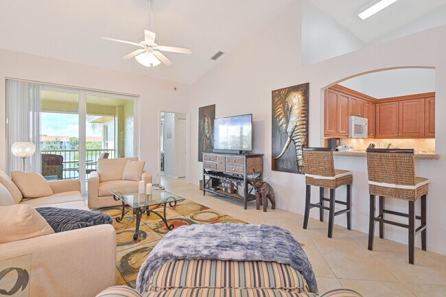 Building Photo - NOW AVAILABLE - Gorgeous Condo in Huntington Lakes!