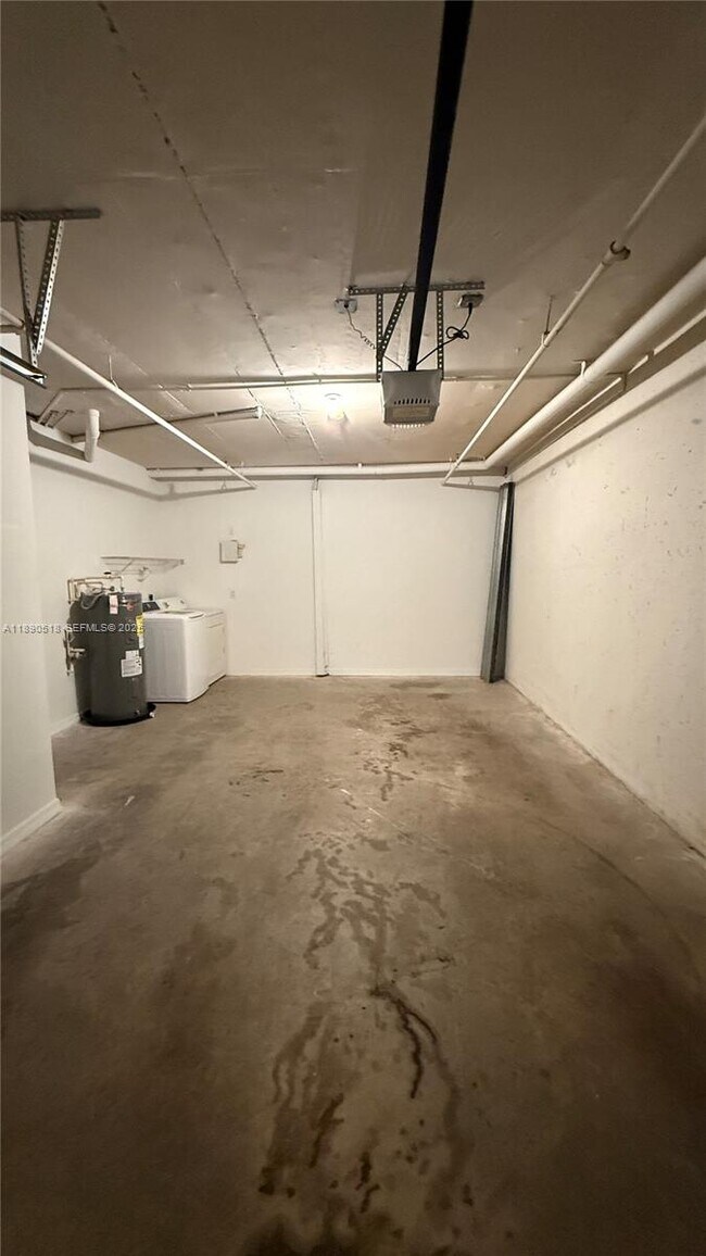 Building Photo - 2107 SE 10th Ave