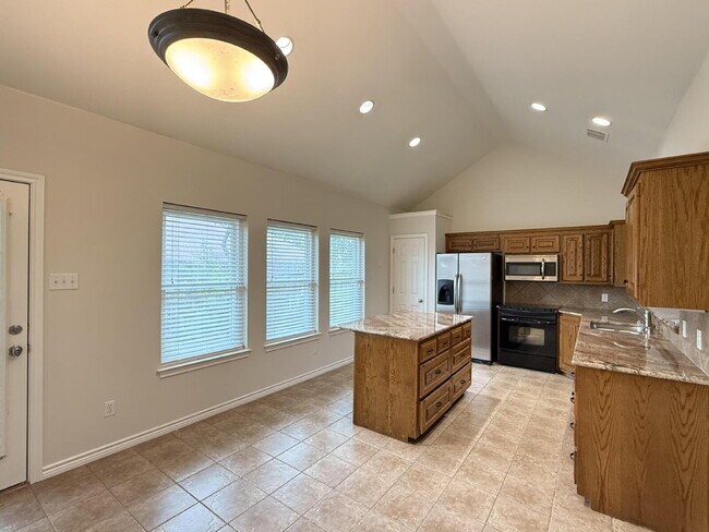 Building Photo - Modern Comfort Meets Cozy Living on Casual Cir!