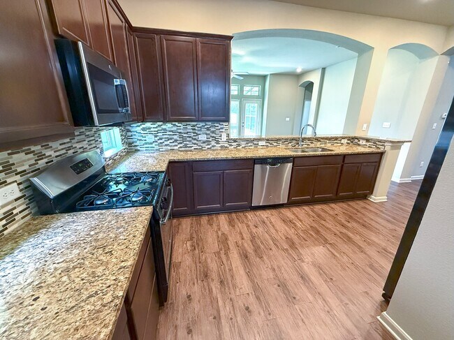 Building Photo - 117 Green Haven Dr
