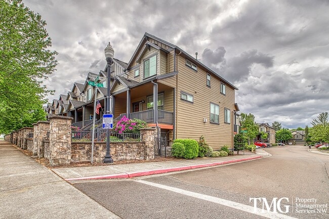 Building Photo - Gorgeous Four Bedroom Townhome in Hillsboro!