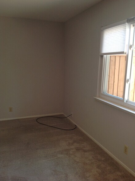 Building Photo - 2176 Spanishgate Ct