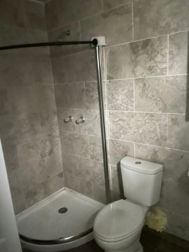 Building Photo - 113 W Ash St