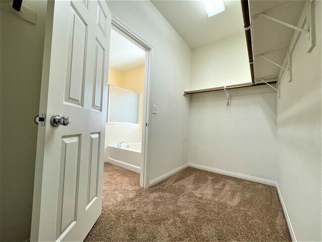 Building Photo - Enjoy mini park in your backyard! Single-story home in Aliante community