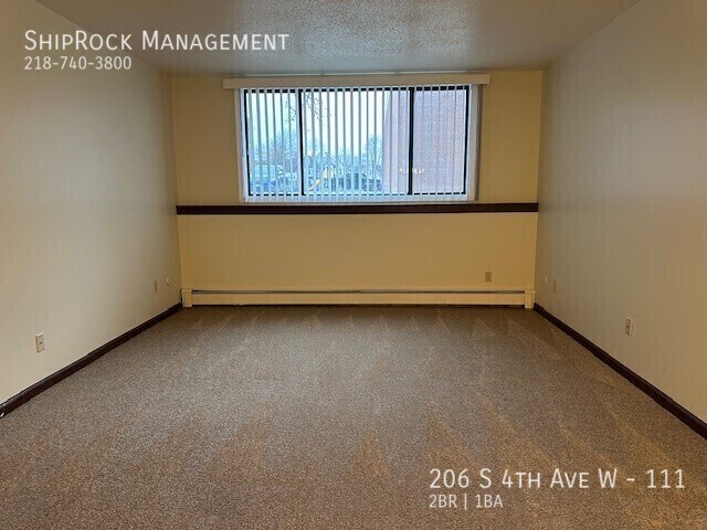 Building Photo - 206 S 4th Ave W