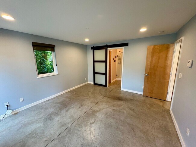 Building Photo - Beacon Hill Townhouse