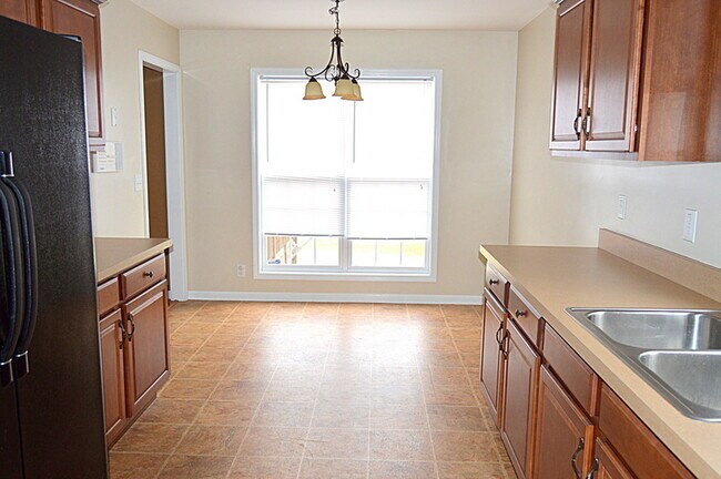 Building Photo - Three Bedroom with Bonus Room in Arbour Green South!