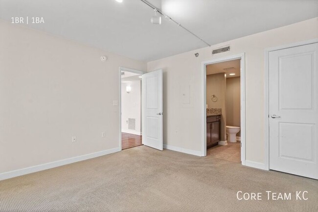 Building Photo - 600 Admiral Blvd