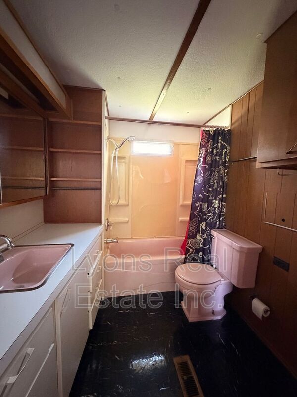 Building Photo - 140 Lamplighter Ln