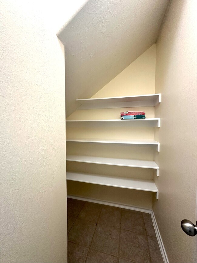 Building Photo - 254 Liriope Ct