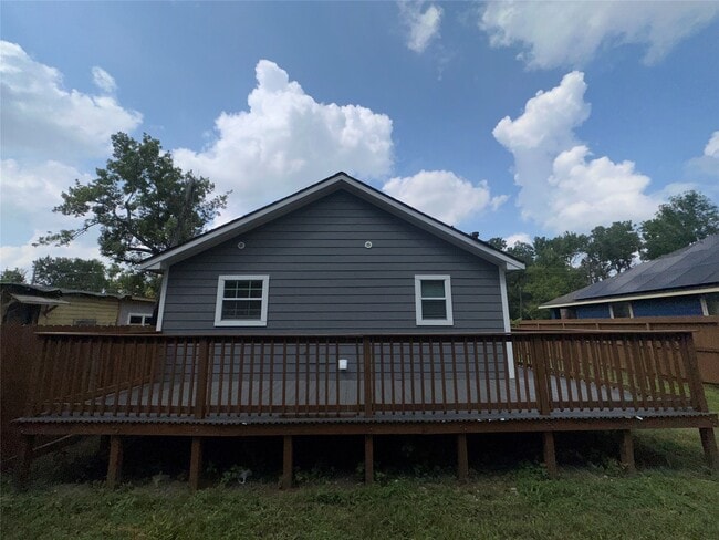 Building Photo - 5910 E Houston Rd