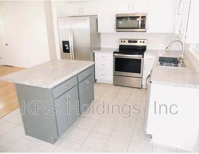 Building Photo - 1121 Sheffield Dr