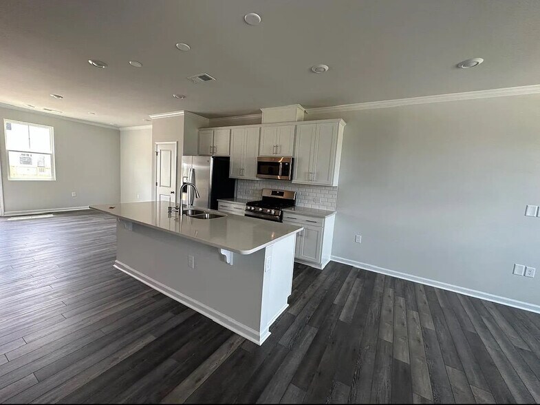 Building Photo - Room in Townhome on Kasota Ln