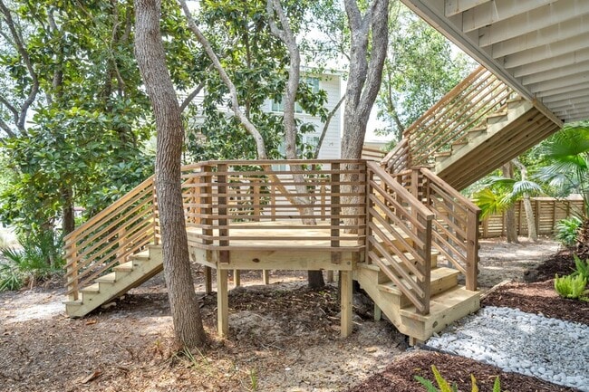 Building Photo - 6296 W County Hwy 30A