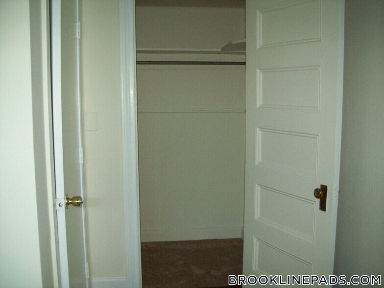 Building Photo - 1223 Beacon St