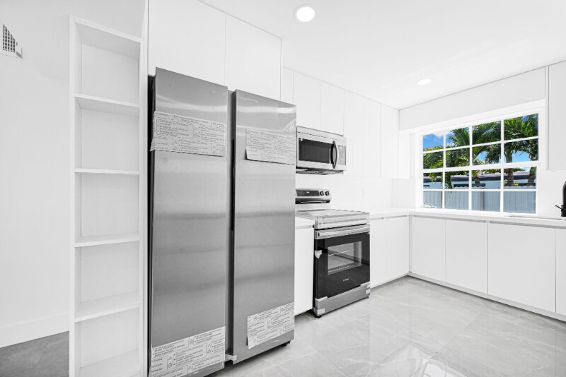 Building Photo - 4040 SW 108th Ave