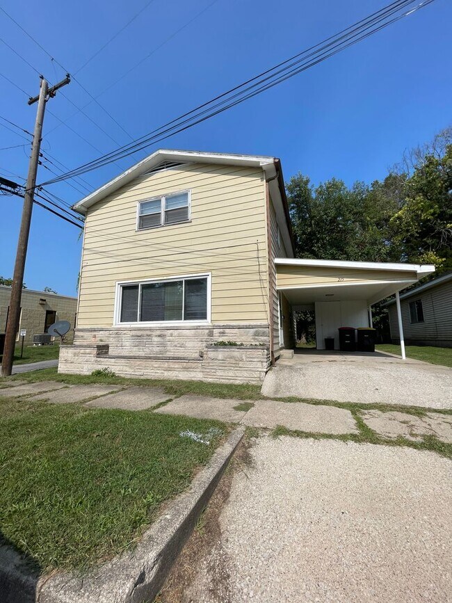 Building Photo - Two Bedroom in Delphi - Available in October