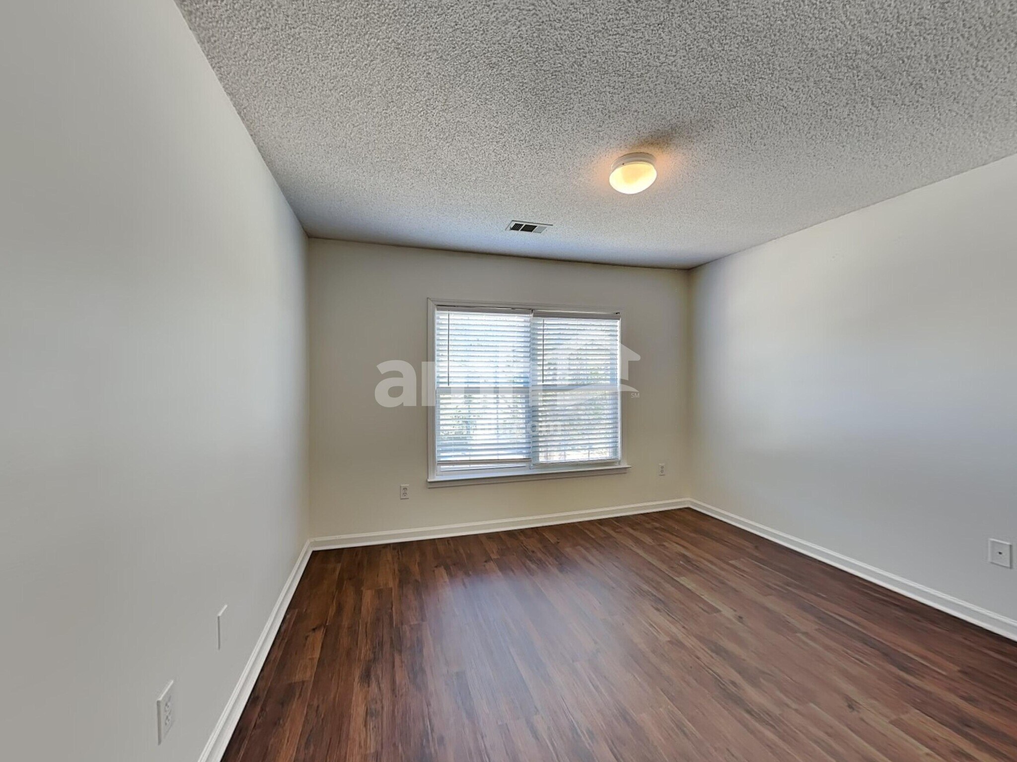Building Photo - 102 Bay Hill Dr