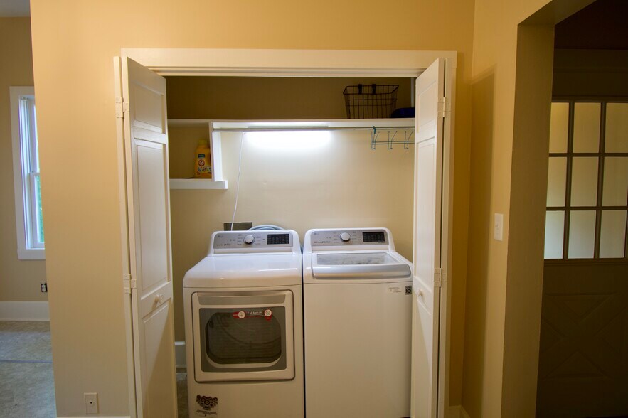 Kitchen - Laundry Closet w/ New Washer &amp; Dryer - 918 Gratz Street, Unit #2