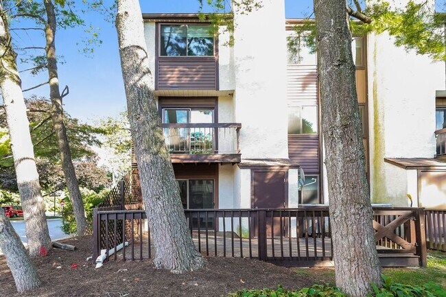 Building Photo - 2206 Brandenburg Way