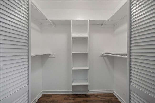 Building Photo - Beautiful large home for Rent