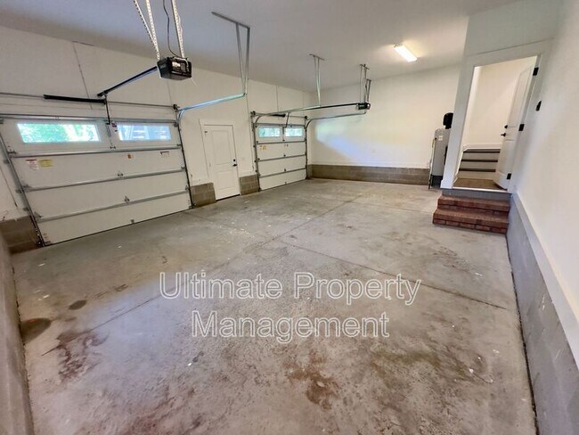 Building Photo - 213 Myrtle Ave