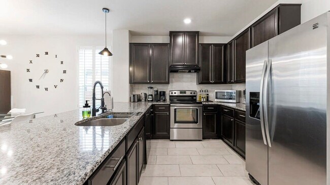 Building Photo - 7301 Altidore Dr