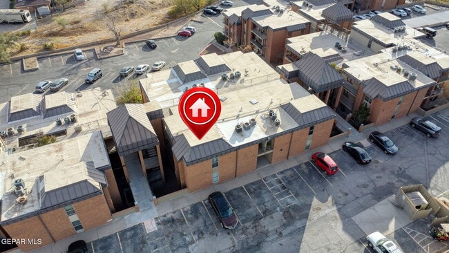 Building Photo - 4433 N Stanton St