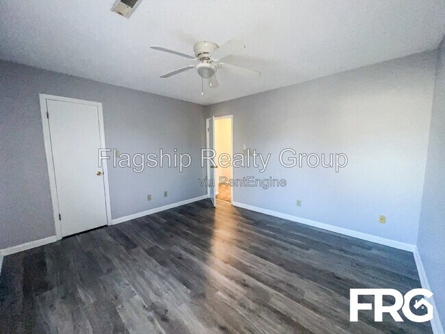 Building Photo - 107 Chesterfield Ct