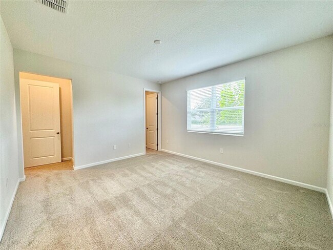 Building Photo - 656 Hennepin Lp