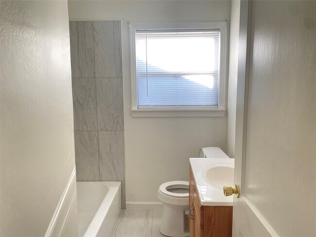 Building Photo - 3619 Lazywood Ln