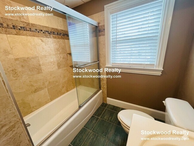 Building Photo - 36 Spring Garden St