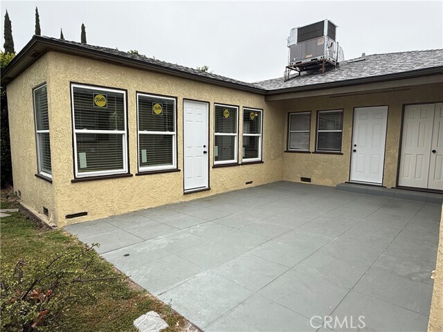Building Photo - 527 S Orchard Dr