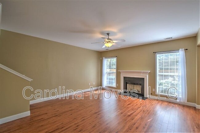 Building Photo - 823 Terrace Creek Dr