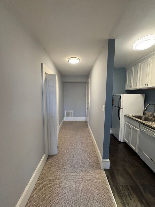 Building Photo - 1118 St Paul St