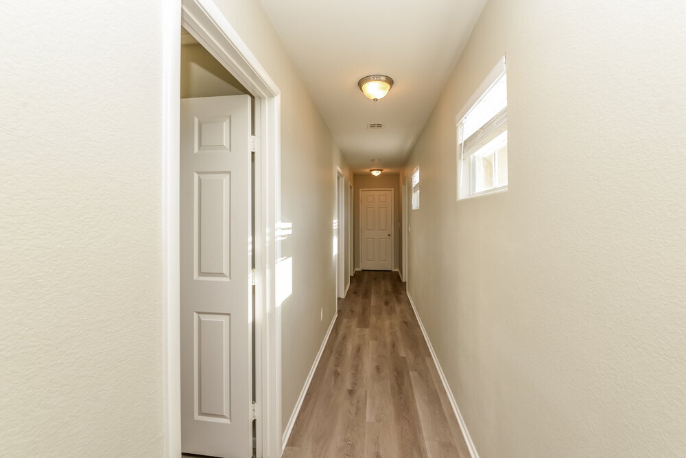 Building Photo - 3520 Terraza Mar Ave