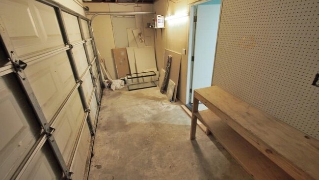 Building Photo - 1706 Oakwell Ln