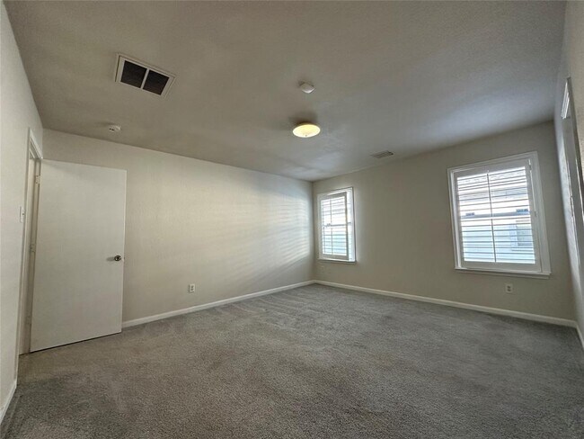 Building Photo - 318 Remington Heights Dr