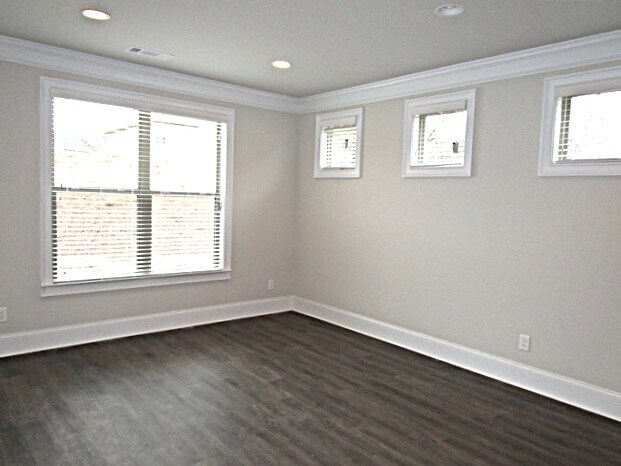 Building Photo - 255 Hinton Chase Pky