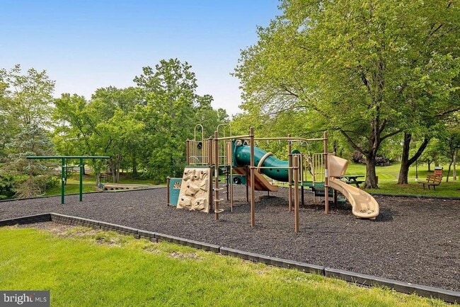 Building Photo - 37 Alden Ct