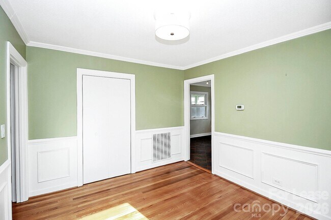 Building Photo - 121 Marshdale Ave SW