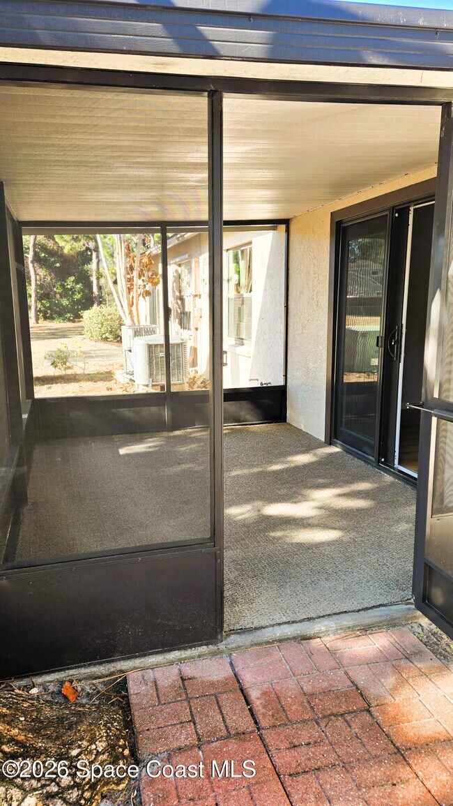 Building Photo - 1731 Bluebird Ct