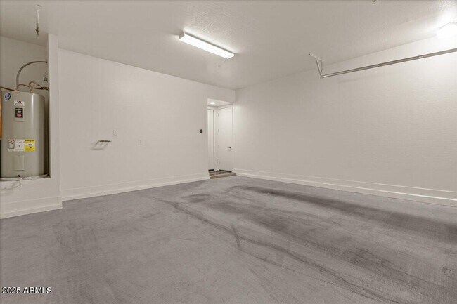 Building Photo - 6565 E Thomas Rd