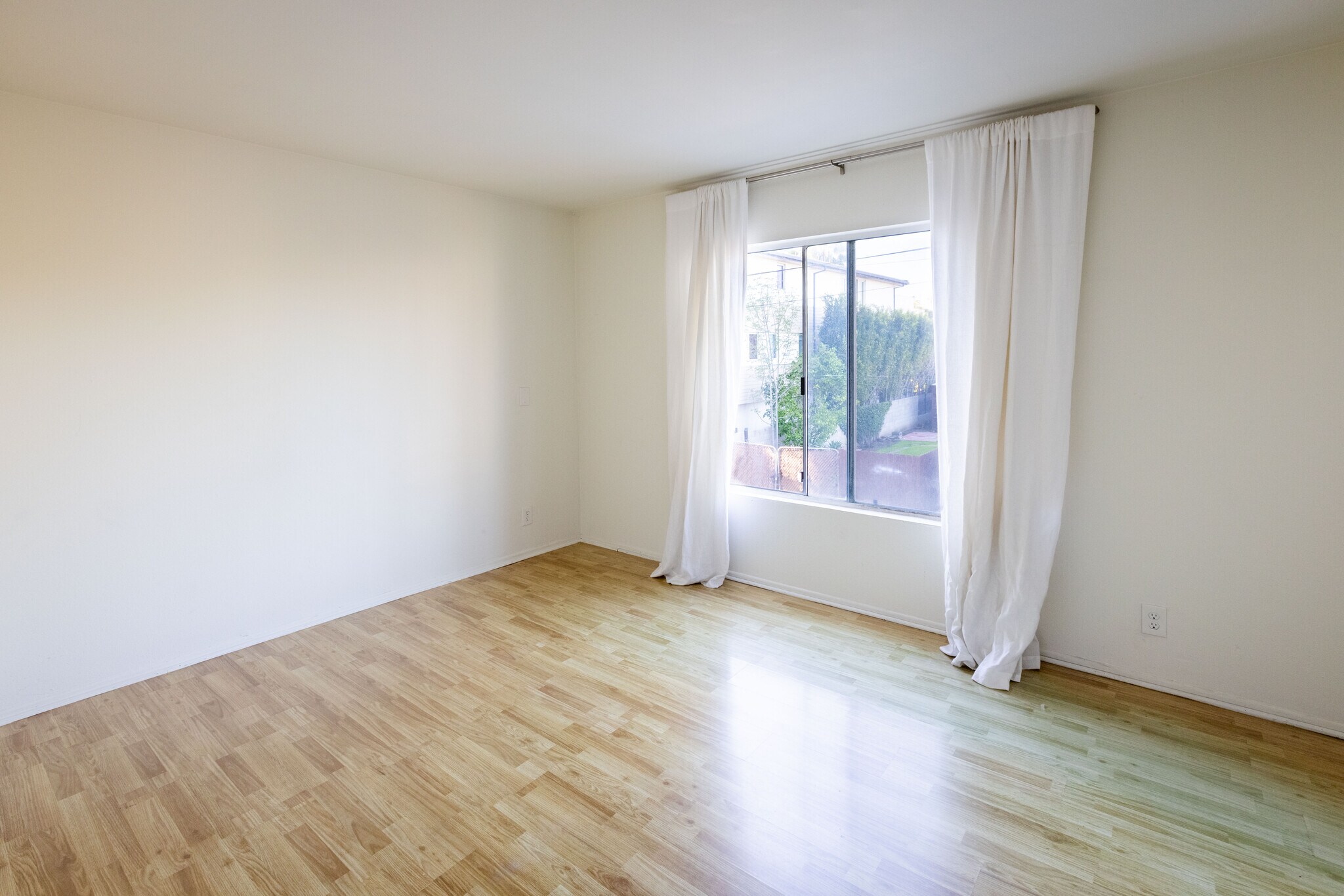 Building Photo - 1322 Electric Ave