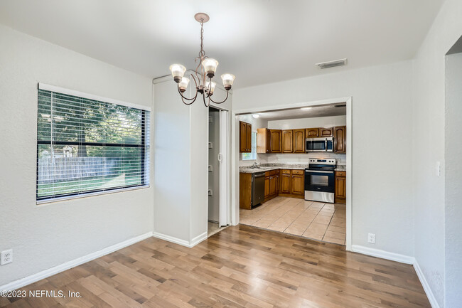 Building Photo - 6371 Sauterne Dr