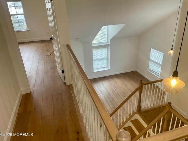 Building Photo - 44 Racquet Rd