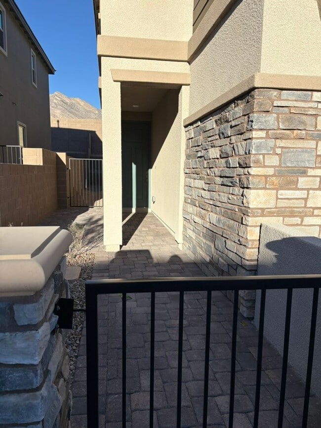 Building Photo - Welcome to this beautiful brand new home in Summerlin!