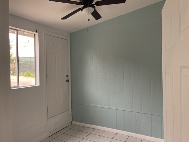 Building Photo - 216 E Mission Rd