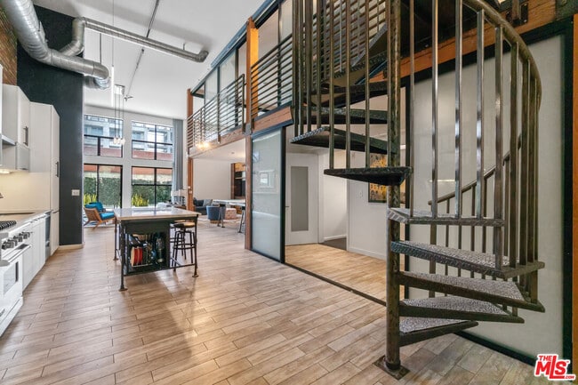 Building Photo - 4115 Glencoe Ave